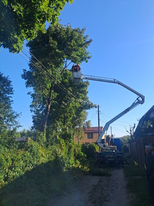 Оренда вишки , автовишка ПКА-17 . Аренда автовышки авто вышка