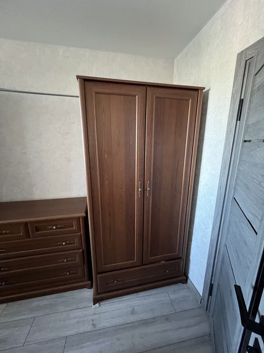 Шафи і комод для речей