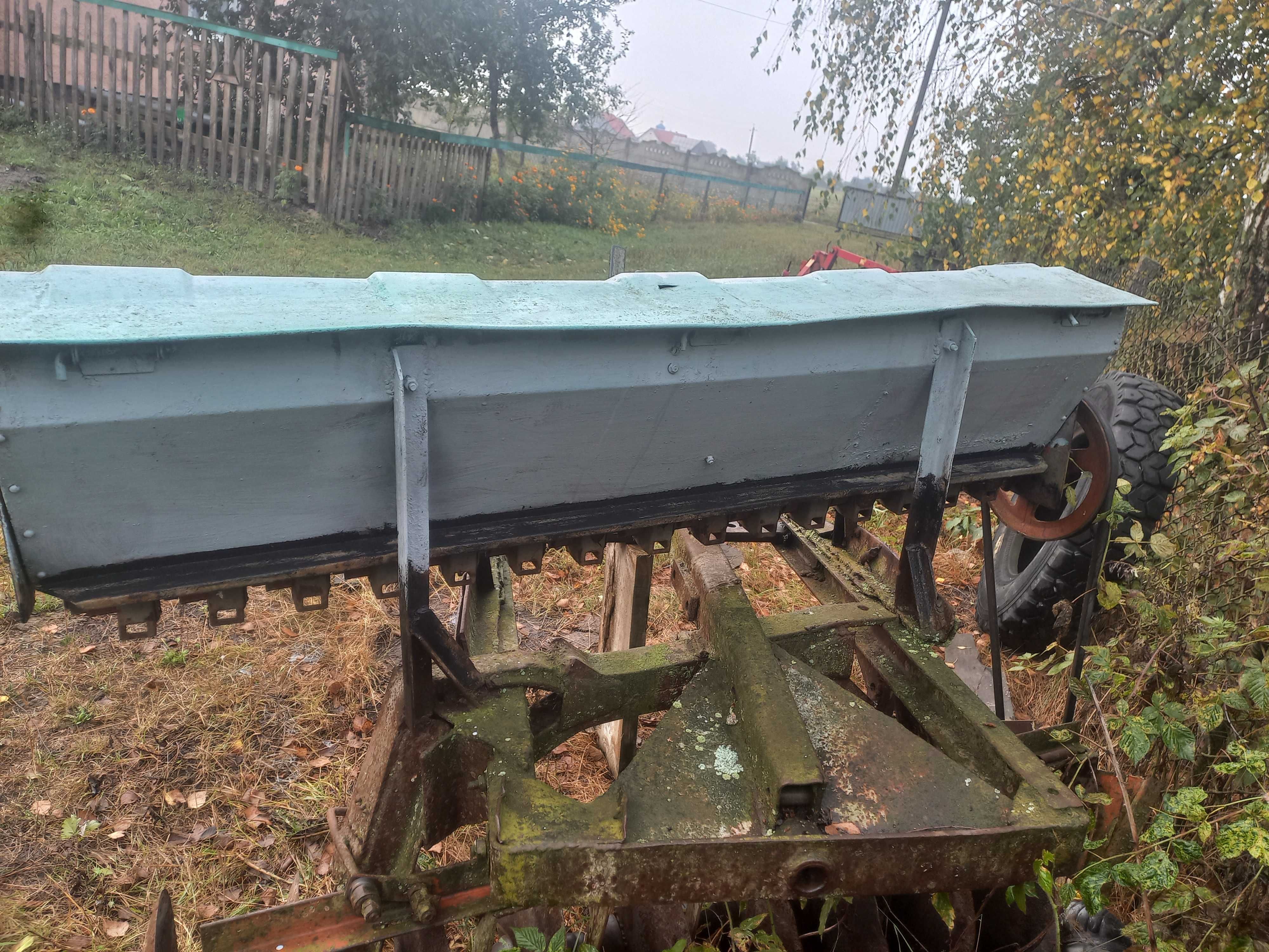 Продається робоча сівалка ,  зерно якої загрібається лощильником