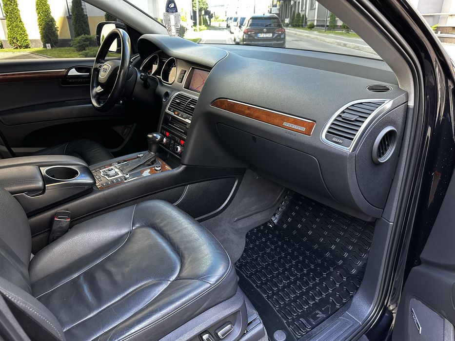 Продам AUDI Q7 2015рік