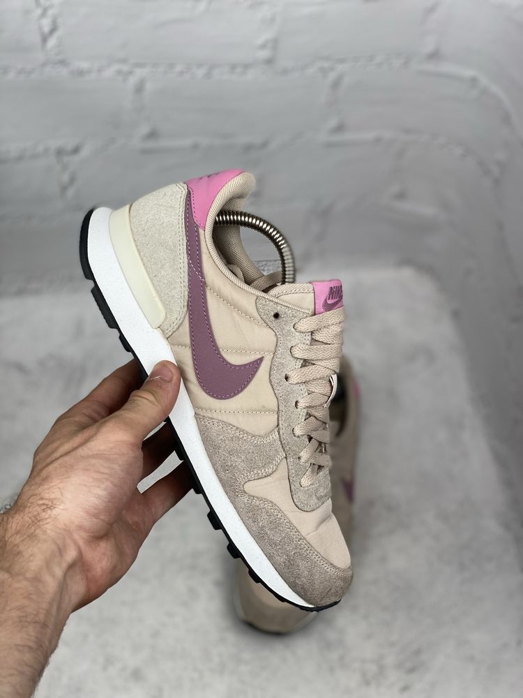 Жіночі спортивні кросівки Nike Internationalist 39p
