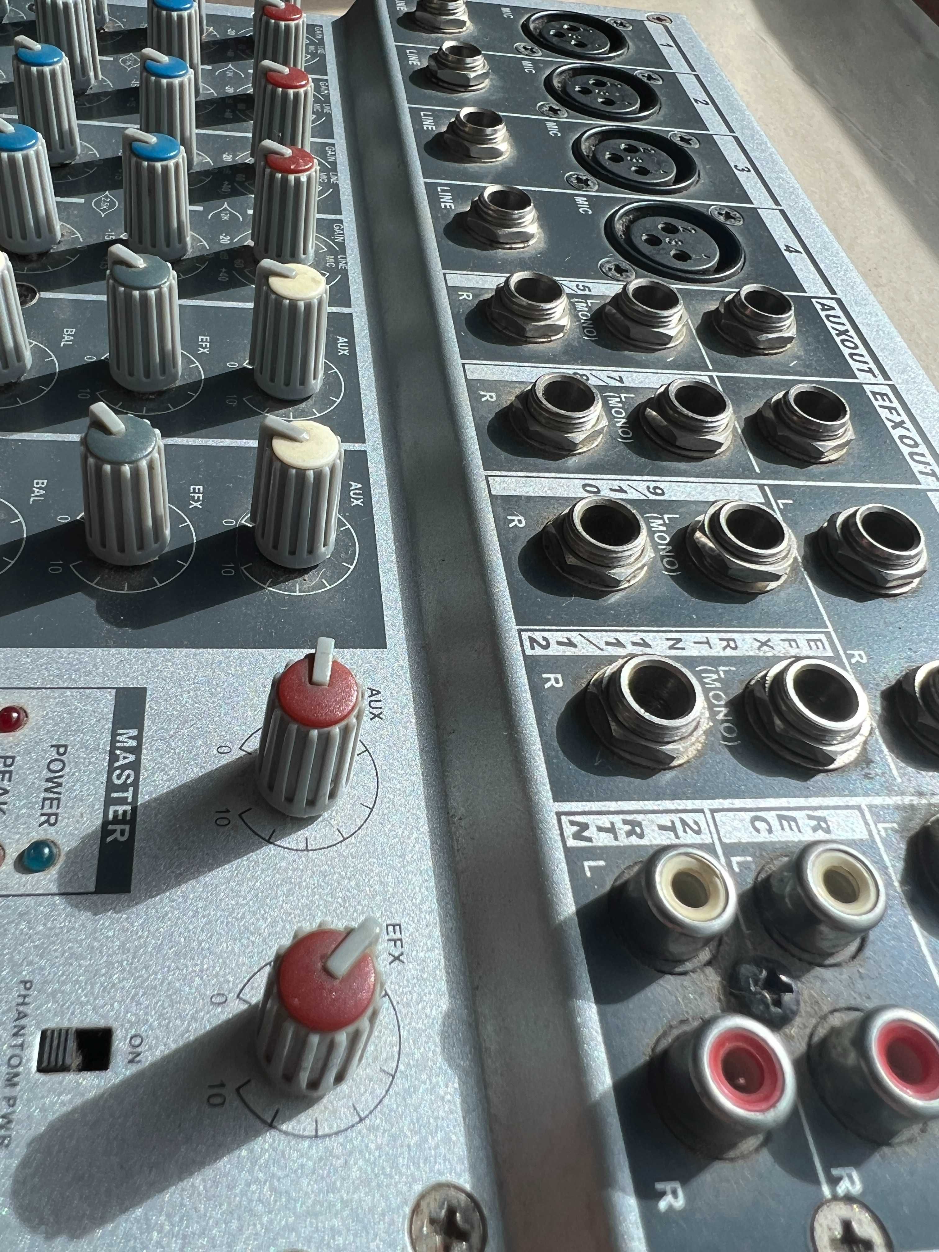 Mesa de mistura audio Phonic MM1202a