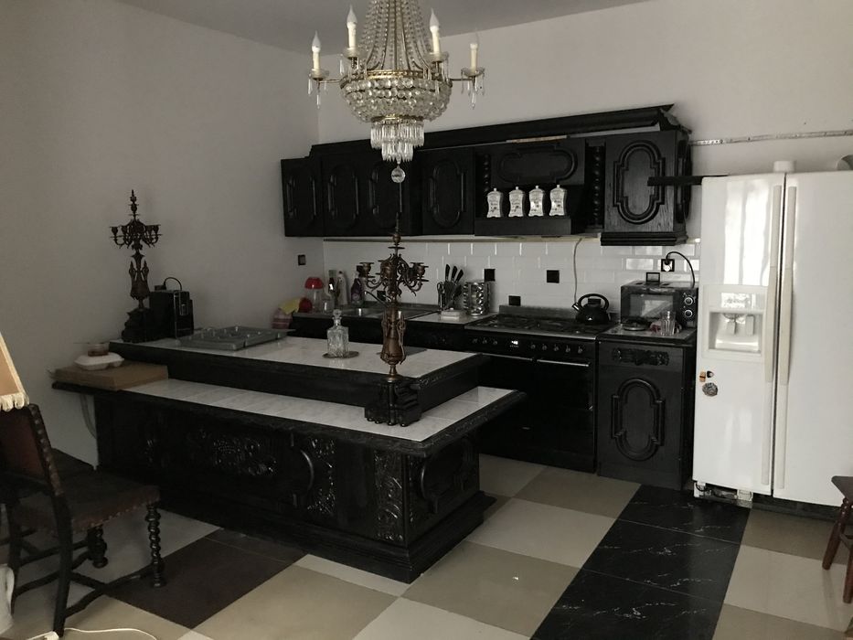 Rzeźbione meble kuchenne stylowa kuchnia