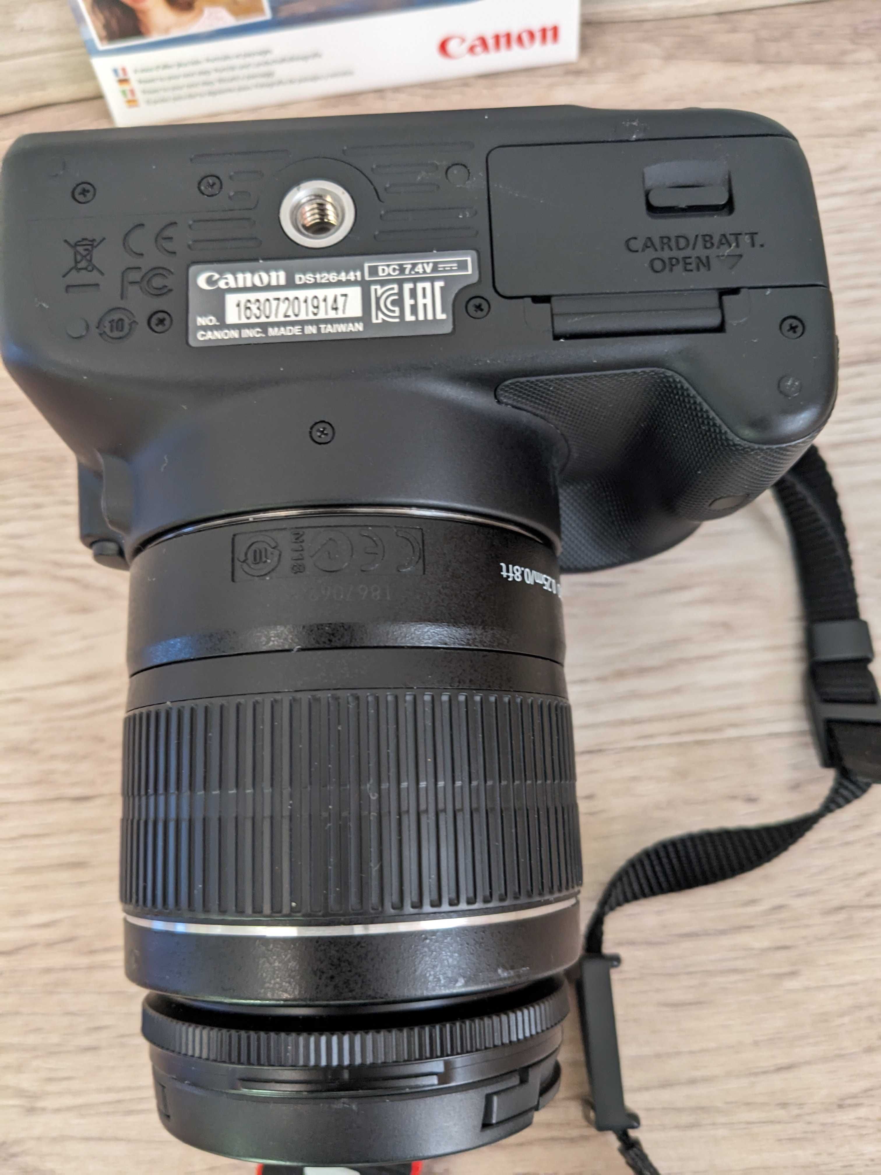Дзеркальний фотоапарат Canon EOS 100D (EF-S 18-55mm III)