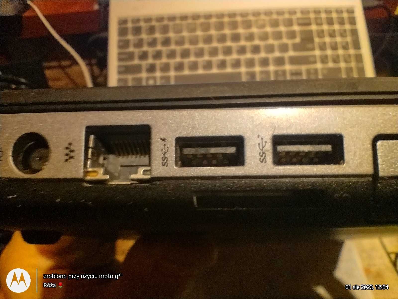 Laptop HP .procesor i3. 4 x2,4 GHz.1000 Gb/Ram 8 GB. Gwarancja.