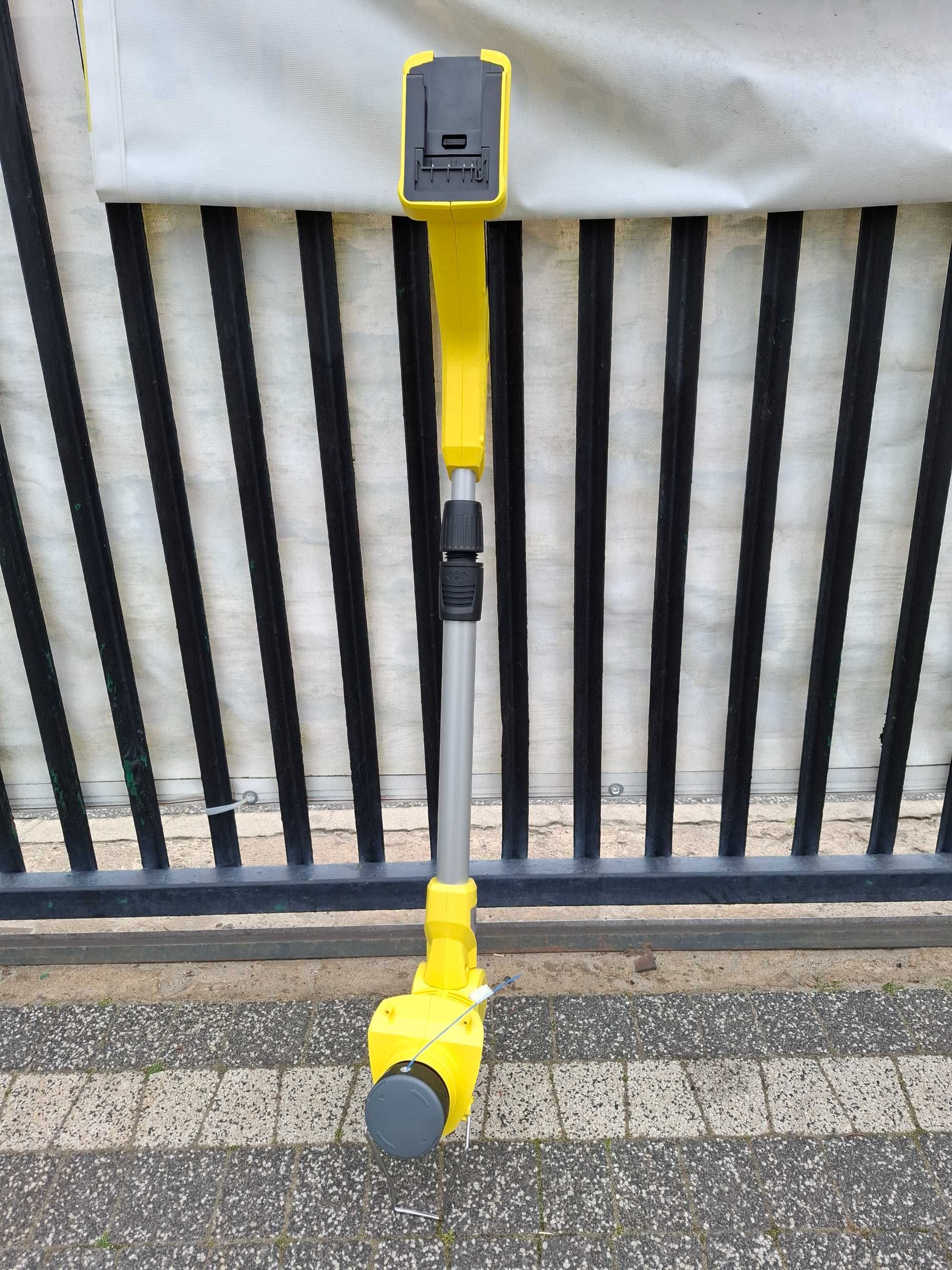Podkaszarka akumulatorowa Karcher LTR 18-30 * Ładowarka