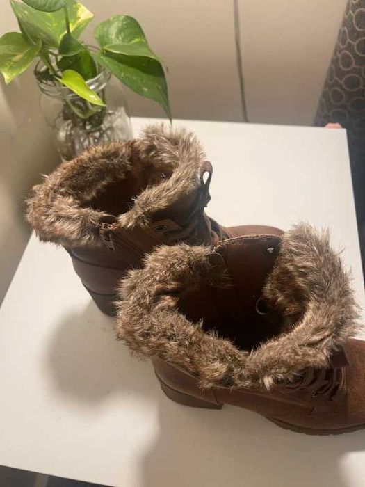 Steve Madden Faux Fux boots size 38