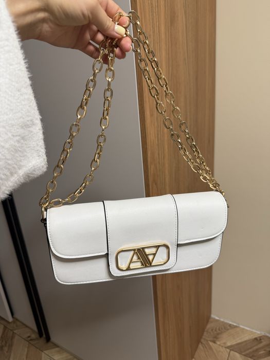 Продам шкіряну сумочку в хорошому стані.