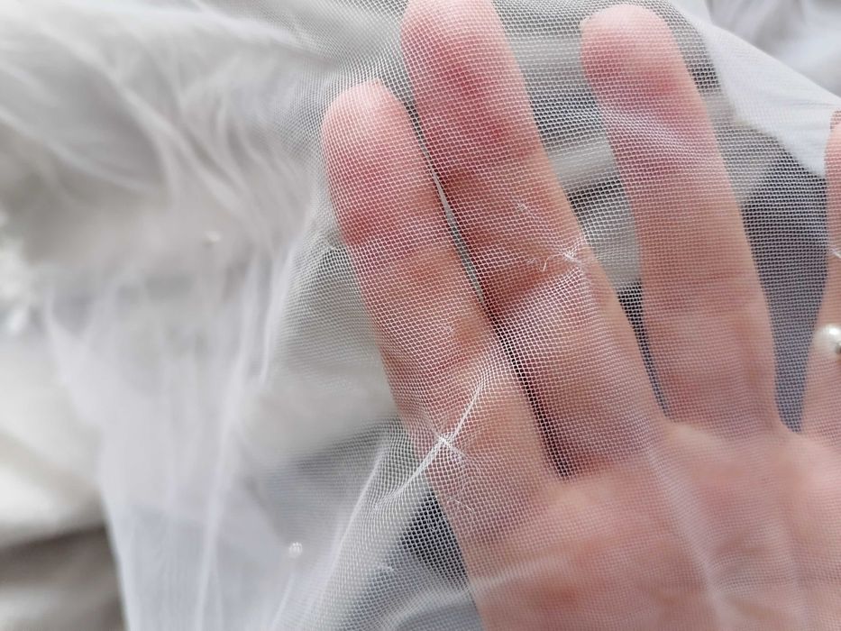 Długi welon z kwiatkami i perełkami 2 m