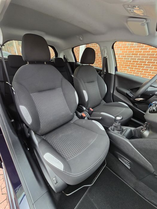 Peugeot 208 1.2 Puretech | Versão Style | 90.000KM