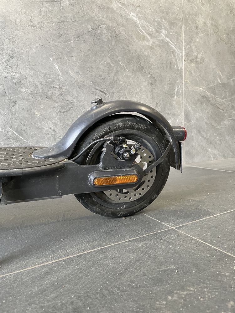 Електросамокат Xiaomi Mi Electric Scooter Pro 2 Black