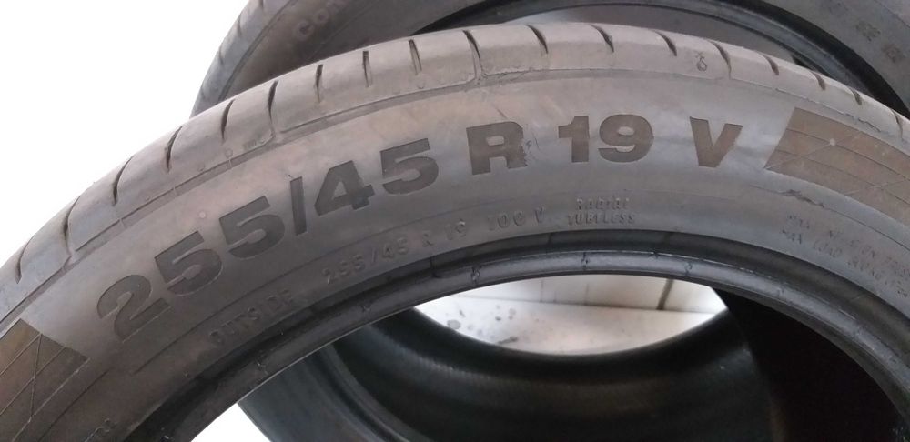 K215691C Komplet 255/45R19 100V Continental CSC5 2016rok
