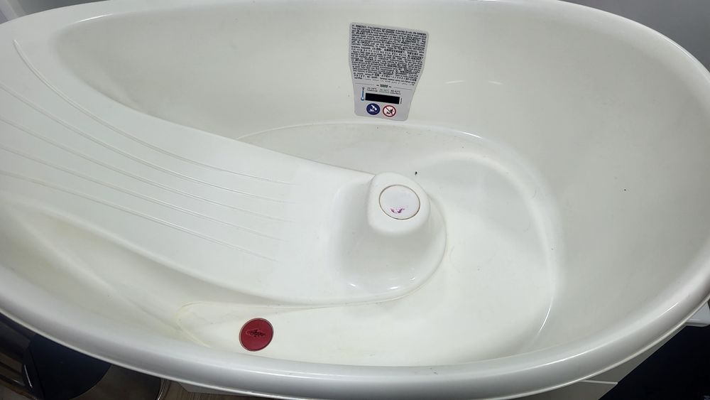 Vendo banheira para bebé com termómetro e suporte