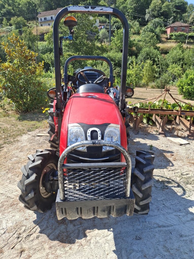 Trator 30 cv + alfaias