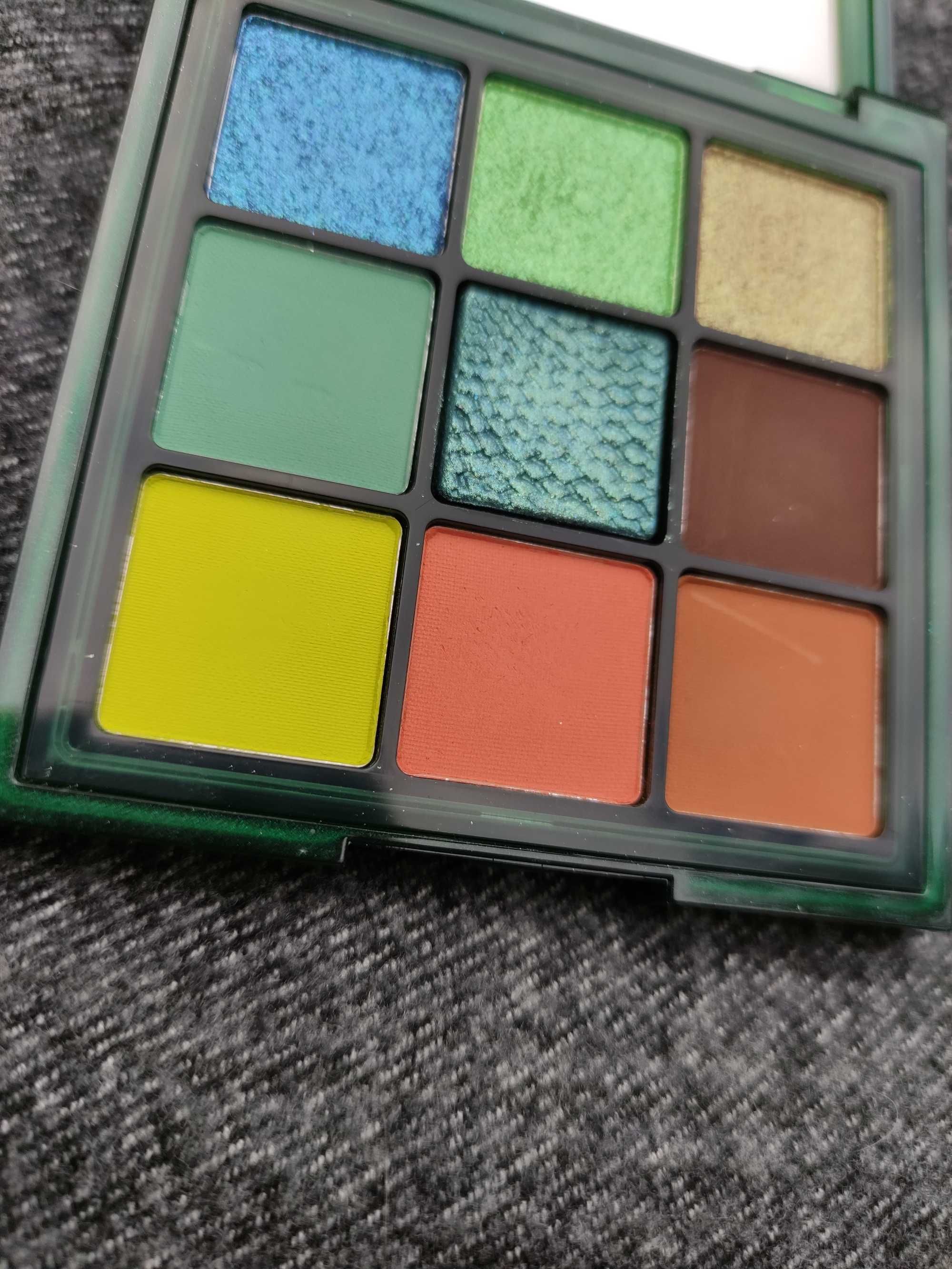 Paletka cieni Huda Beauty Wild Obsessions, Python