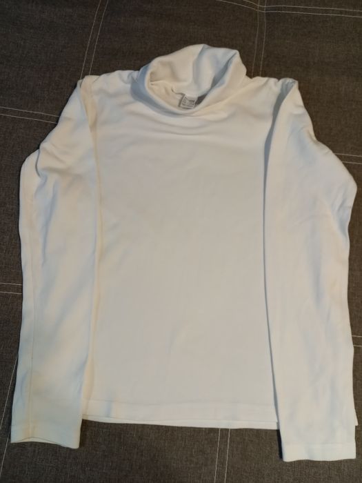 Гольф белый на возраст 8-9 лет