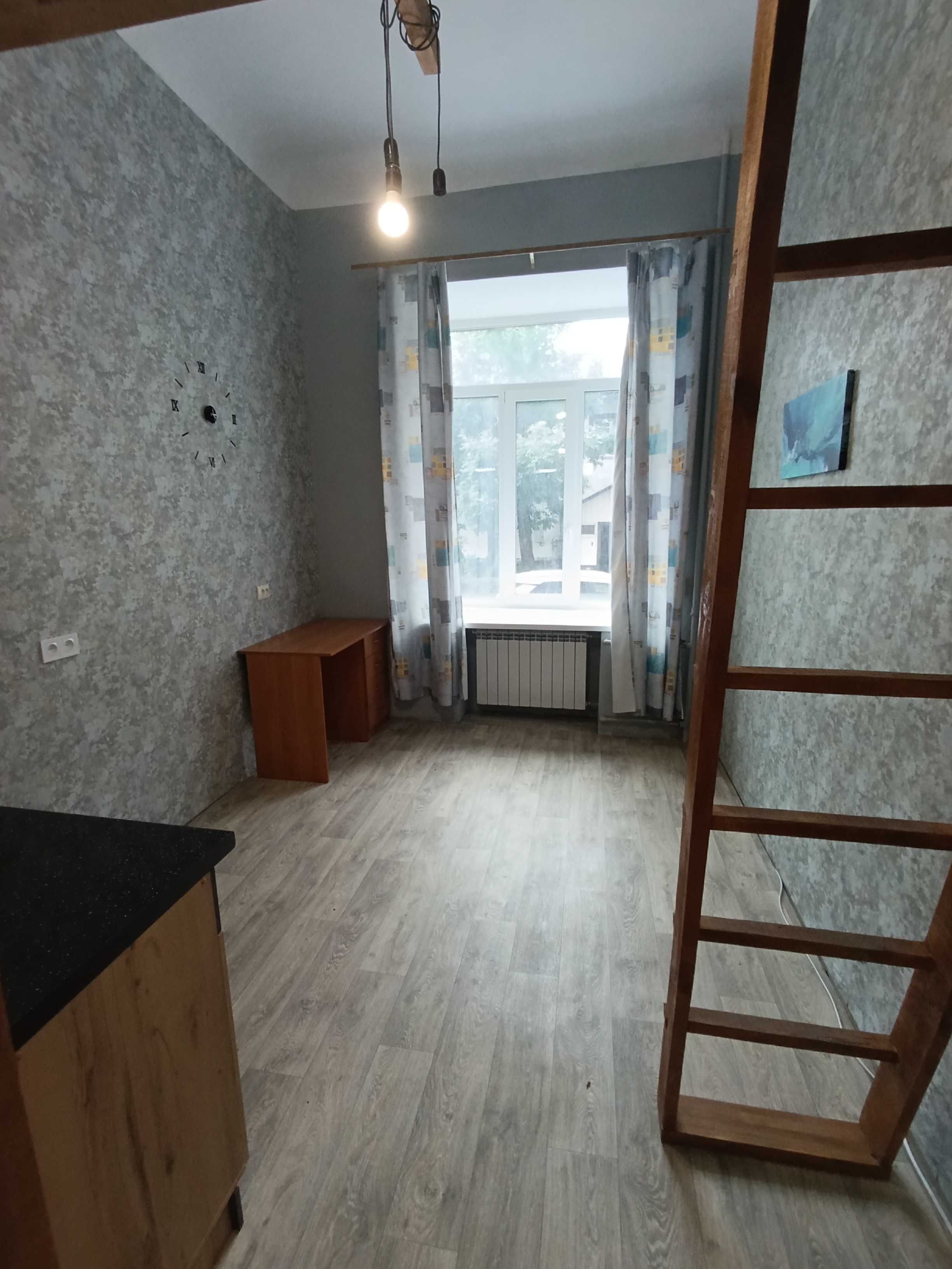 Продам 2-х уровневую квартиру студию ЮЖД, Полтавский Шлях