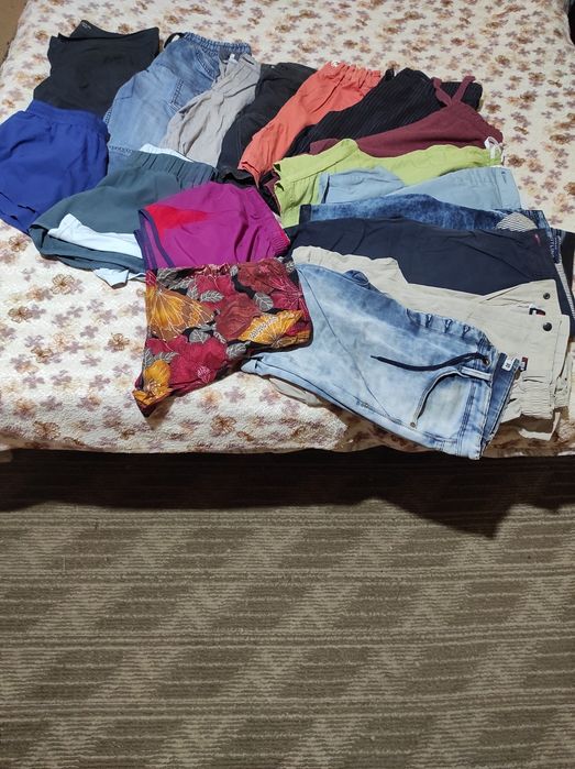 Продам вещи лотом.