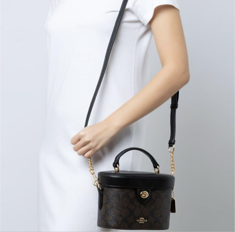 Сумка бочонок coach key crossbody оригінал шкіряна