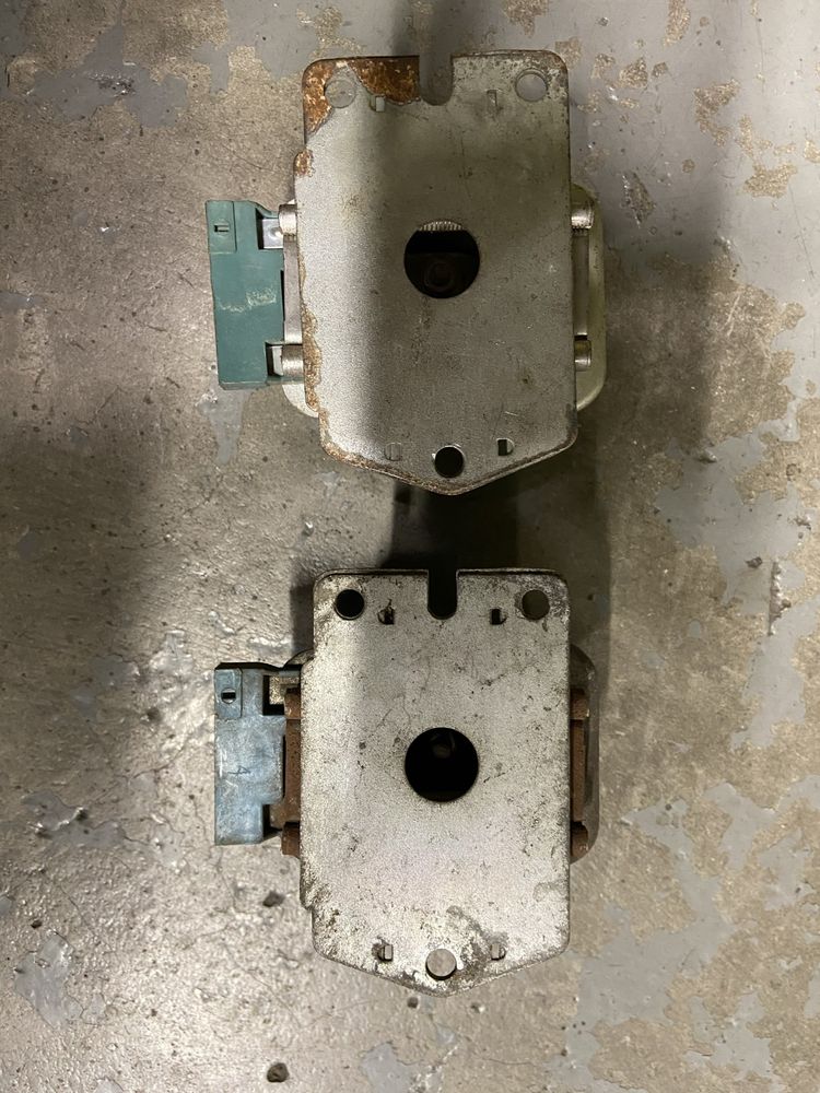 Regulator napięcia alternatora od Fiata 125p