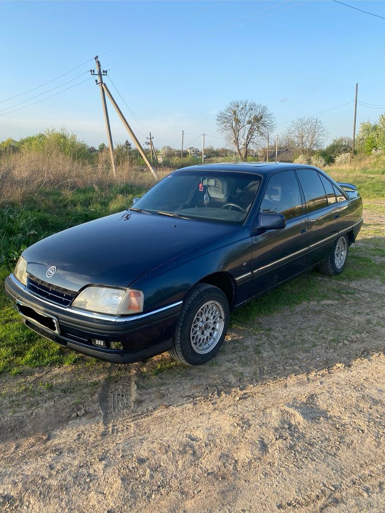 Opel omega A 2.0 бензин