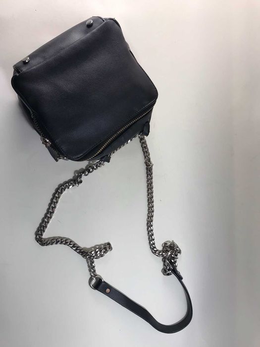Czarna mała torebka damska na łańcuszku Zara skóra ekologiczna basic