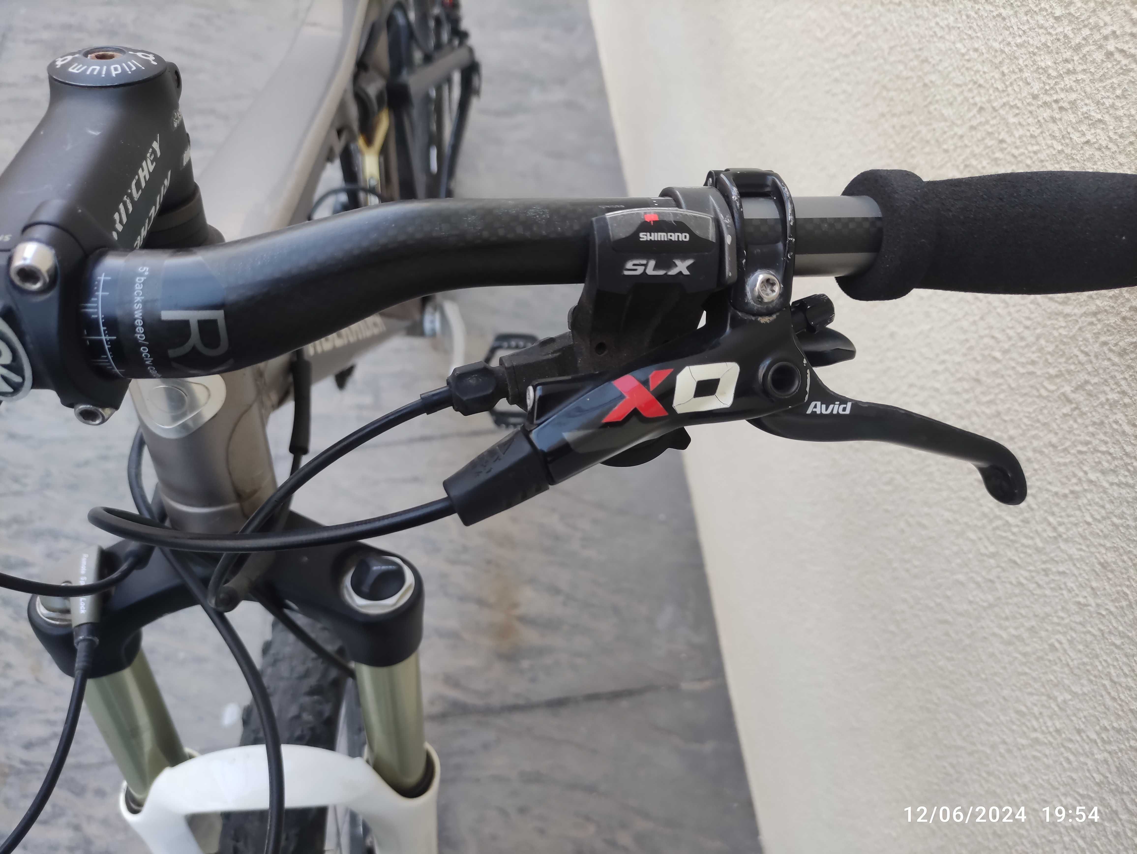 Bicicleta Shimano XT tamanho M suspensão total