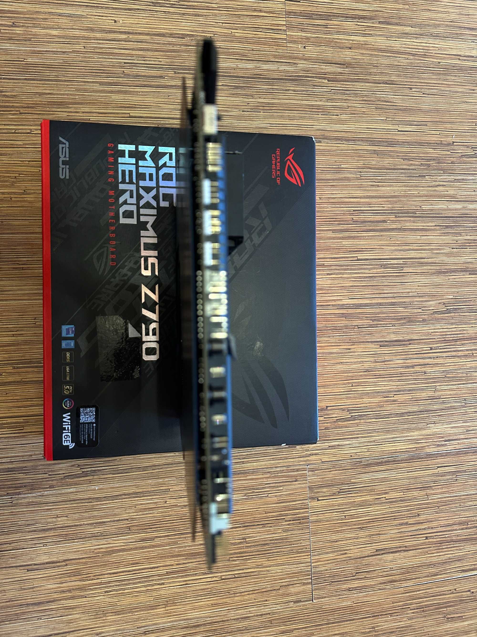 Материнська плата Asus ROG Maximus Z790 Hero