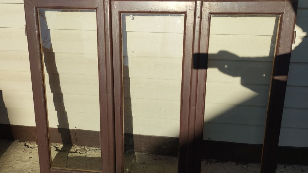 Дерев'яні вікна і двері