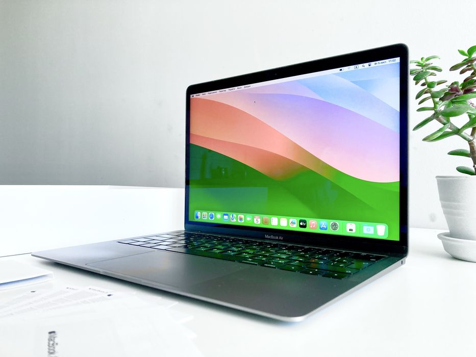 MacBook Air 2020 i3 8/256 Gb M2 Retina XDR P3