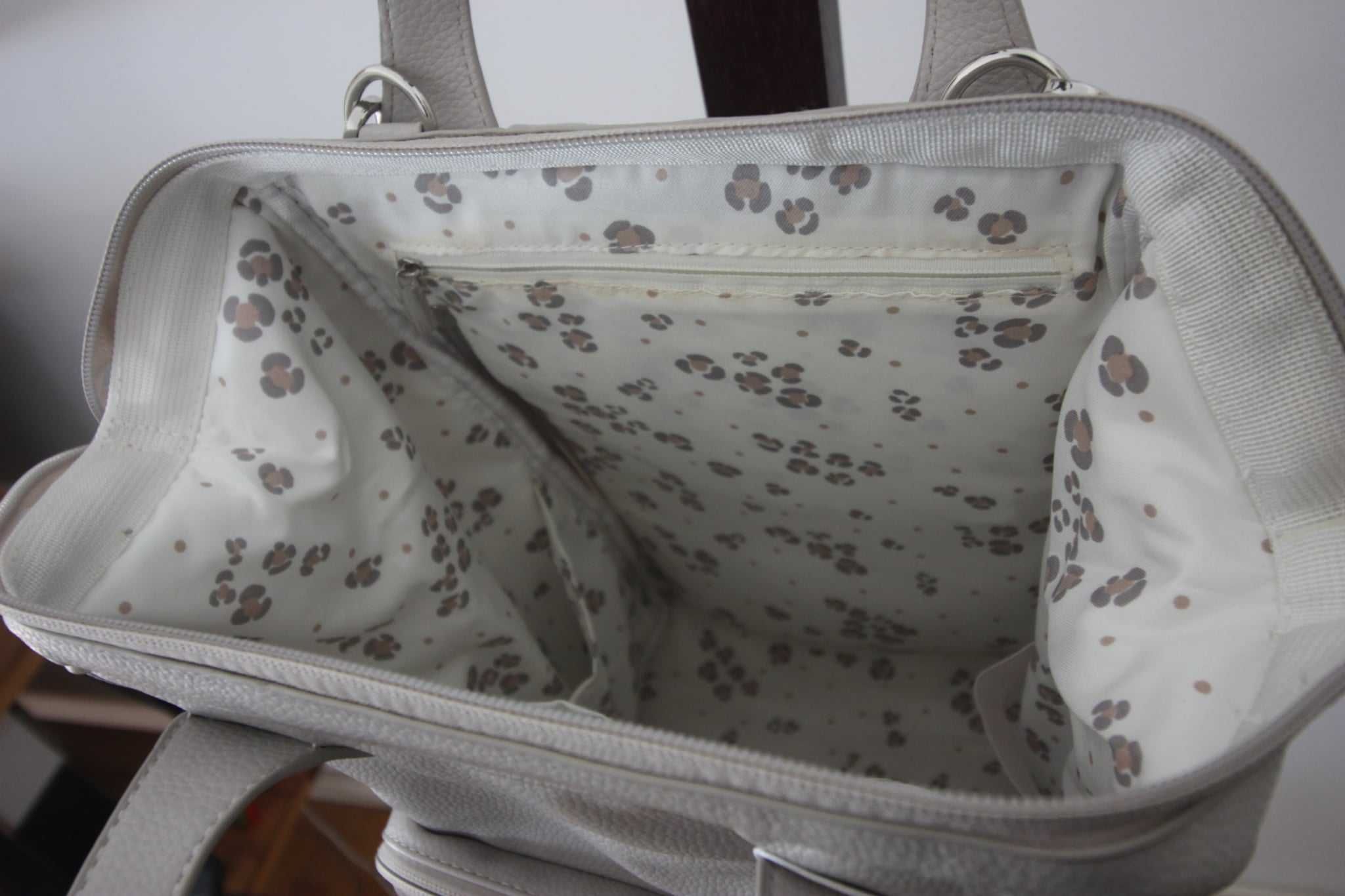 Mochila de maternidade com muda fraldas bege Mayoral