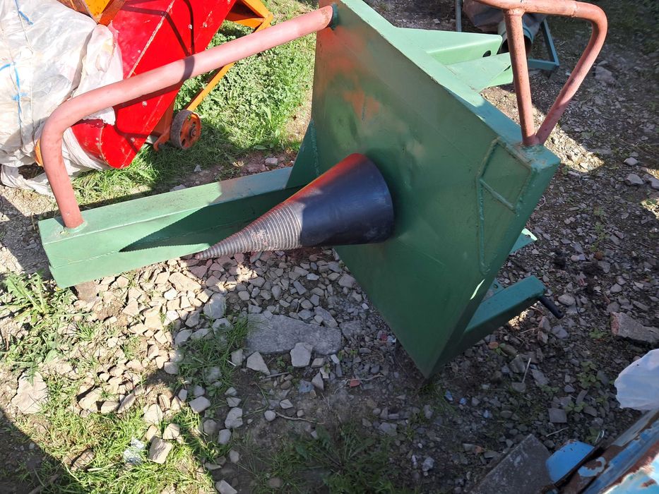 Łuparka świdrowa (rębak) do drewna POSCH