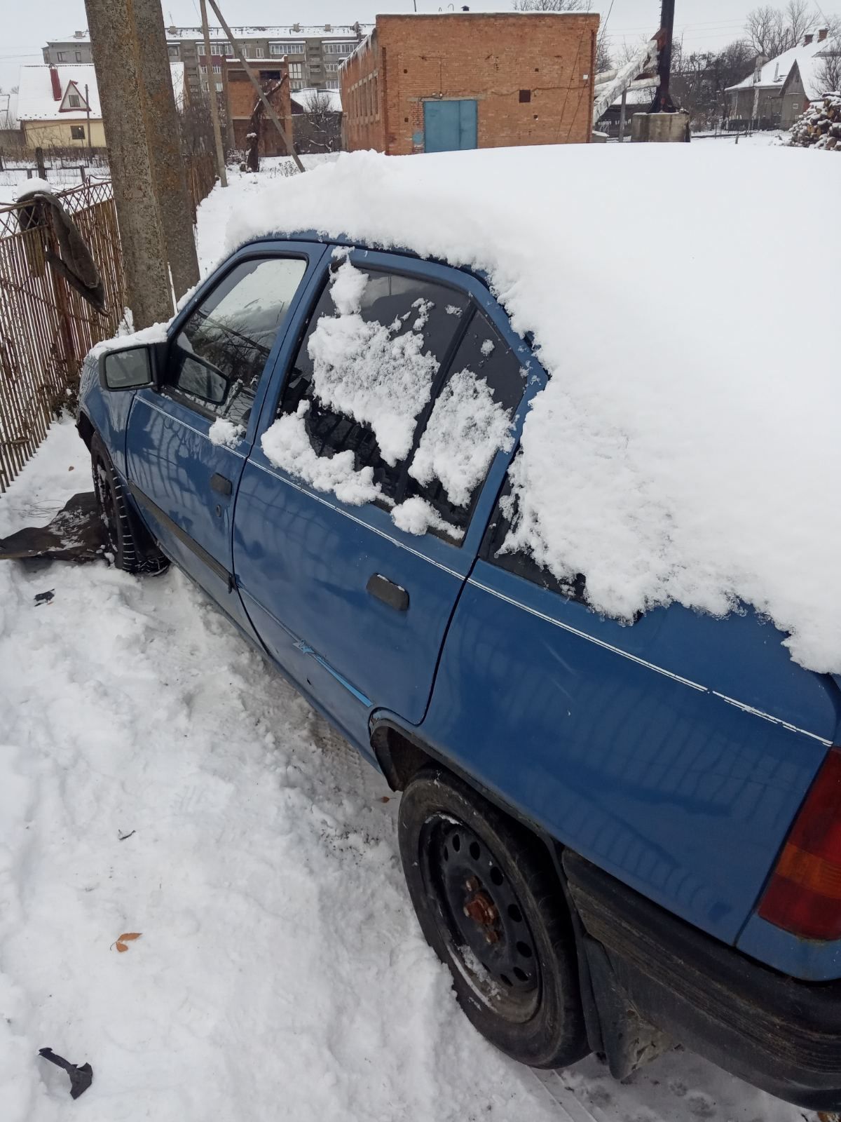 Розборка Opel Kadett. В наявності є майже все. Недорого.