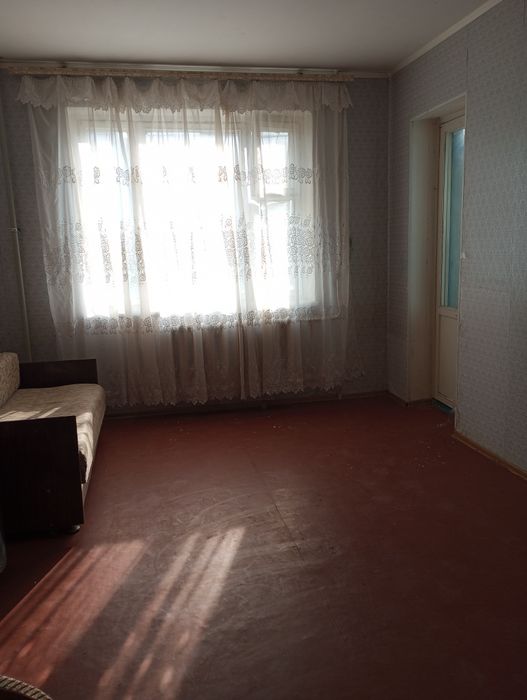 Продам 1 кімнатну квартиру на 5 Зарічному.