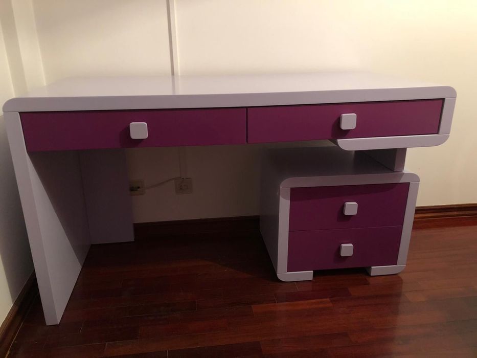 Secretária Harpa Nova + Cadeira