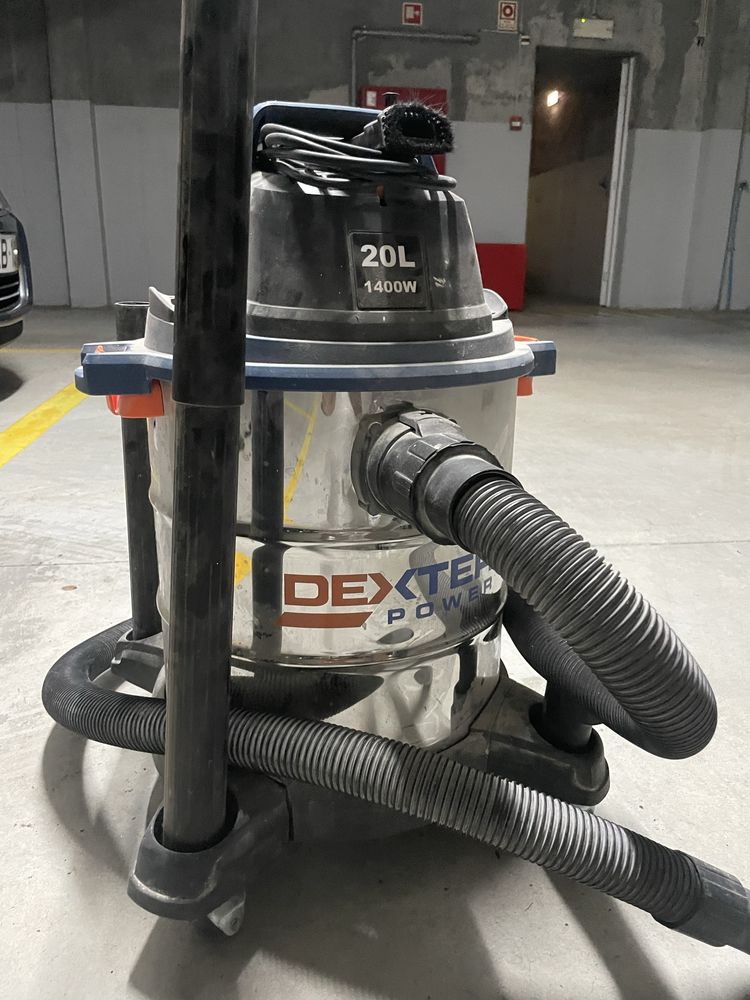aspirador de sólidos e líquidos Dexter Power de 20L e 1400W.