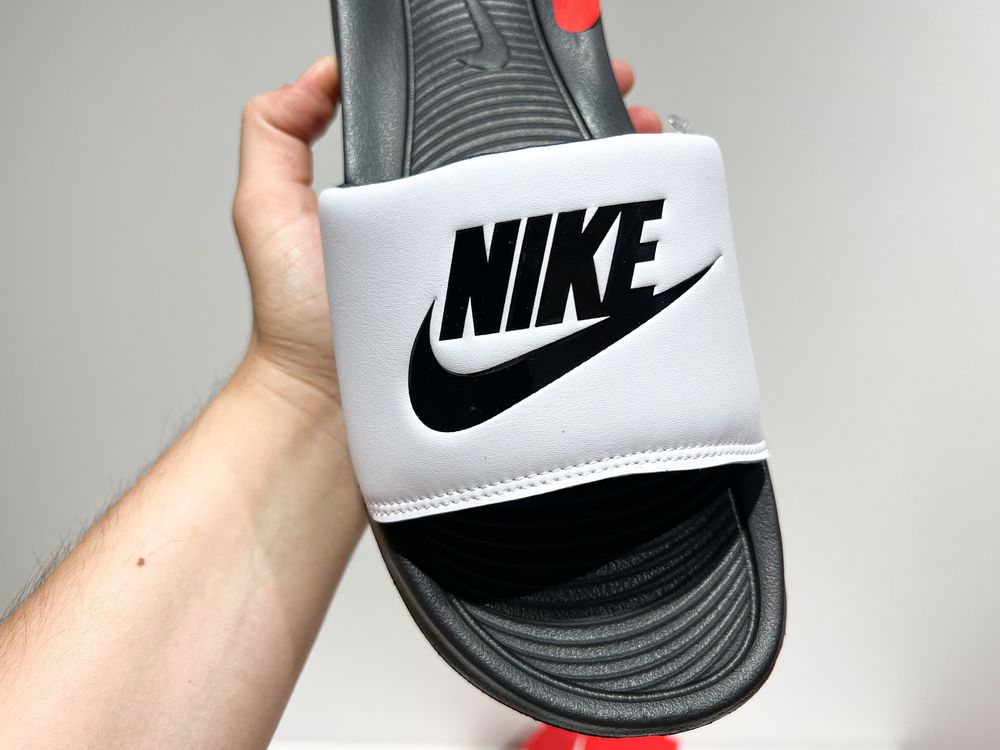 Тапочки Nike Victori One CN9675-005