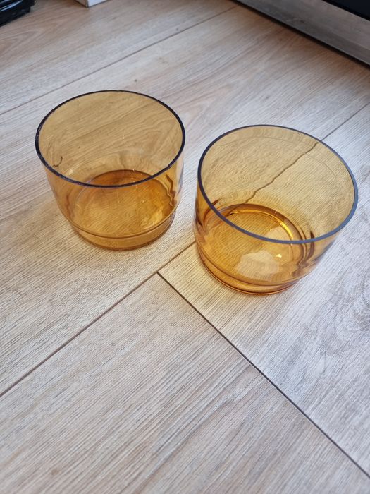 Dwie szklane miseczki salaterki PRL żółte szkło