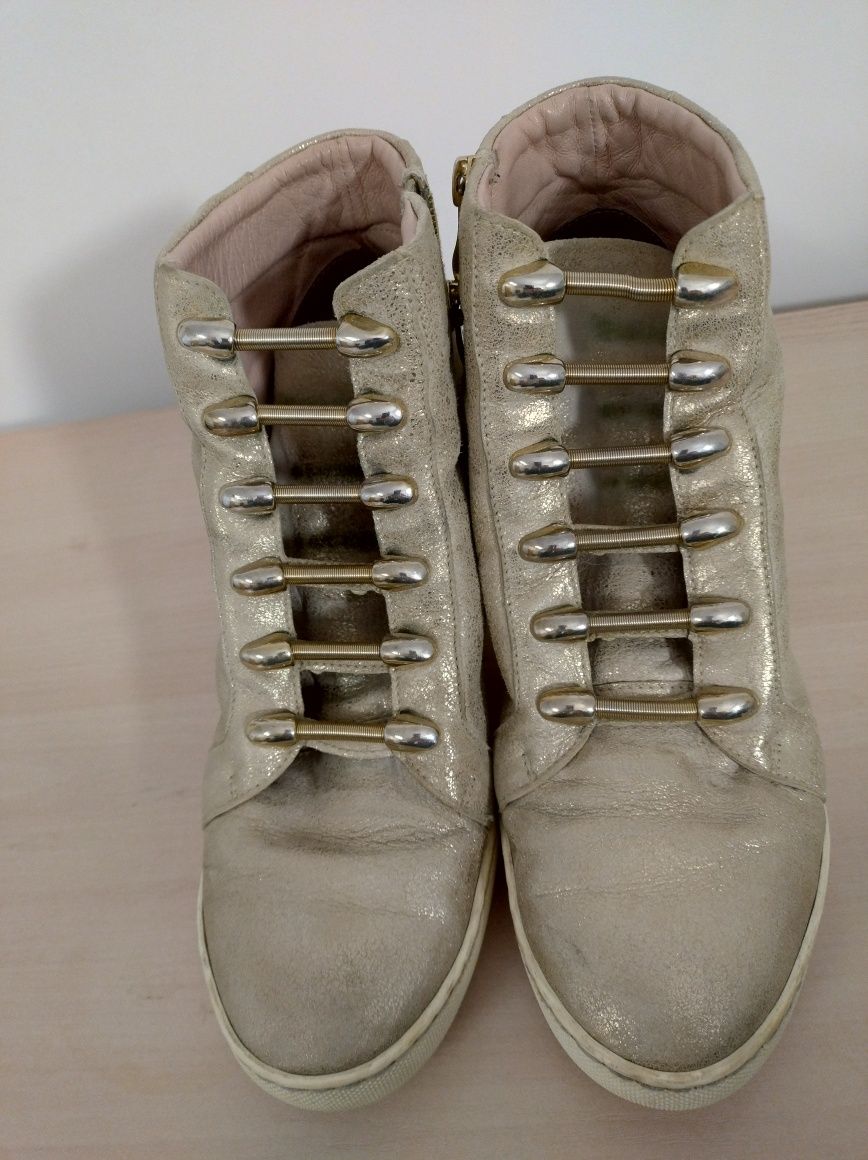 Buty, botki 39 Carinii
