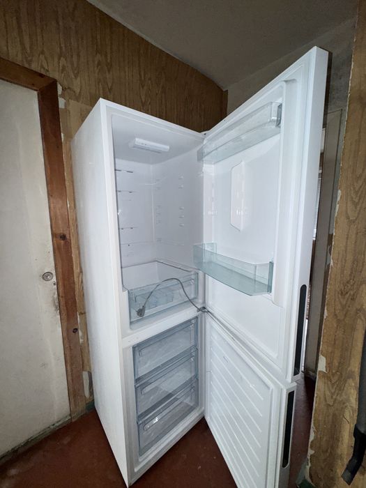 холодильник Candy Fresco CCE4T618ES