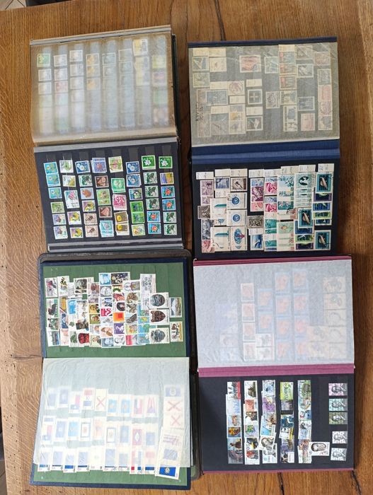 4 duże klasery ze znaczkami cały świat