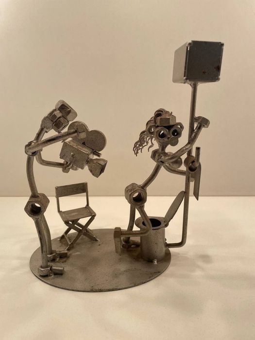 Статуэтка из метала