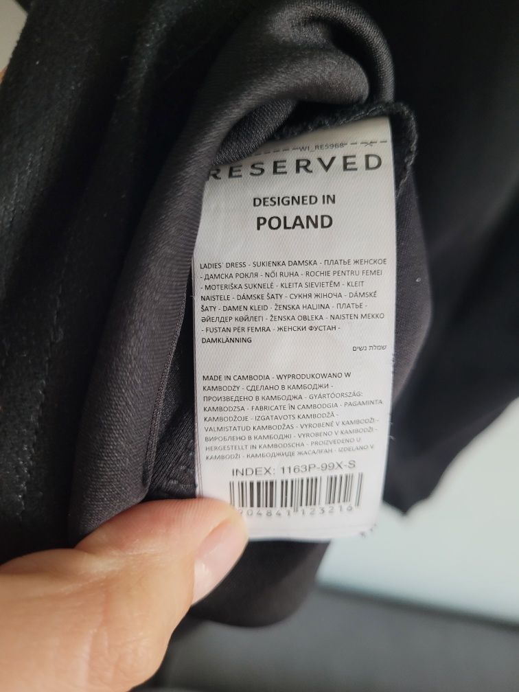 Czarna sukienka resrved S