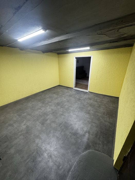 Продам два приміщення +діючий бізнес в центрі міста