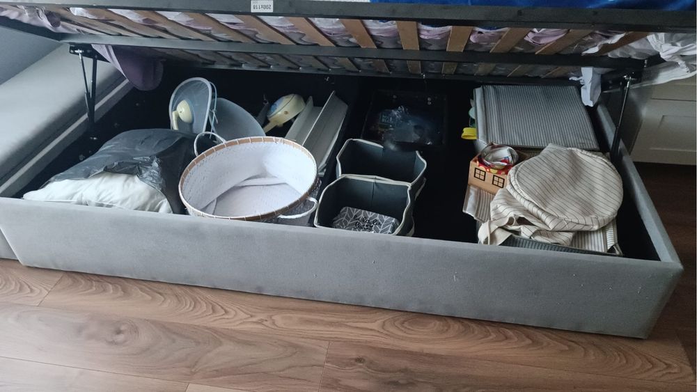 Cama sommier (paços de ferreira) 1,18mx2,00m com colchão + banqueta