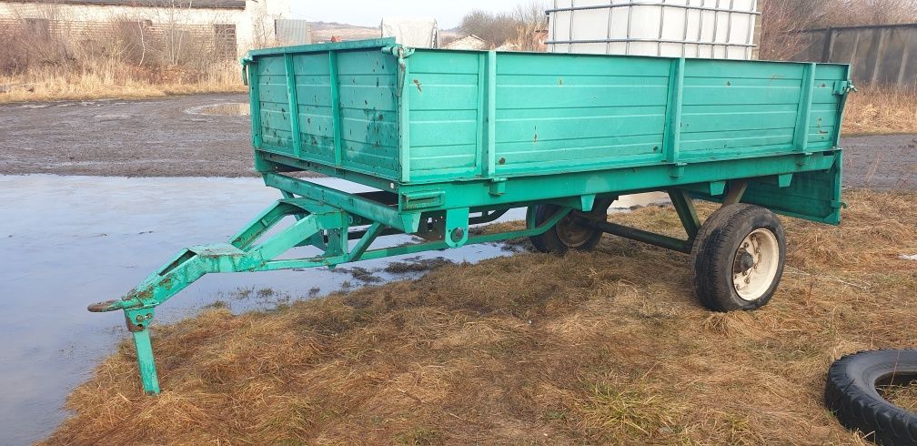 Причіп до трактора