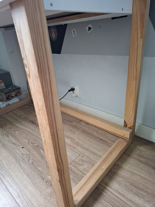 Biurko białe 60 x110 cm skandynawskie drewno