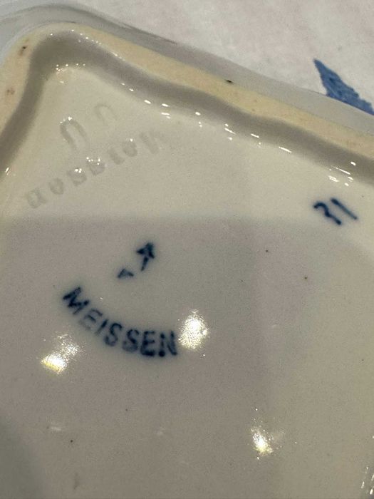 Miseczka (salaterka), wzór cebulowy, porcelana Meissen E. Teichert.