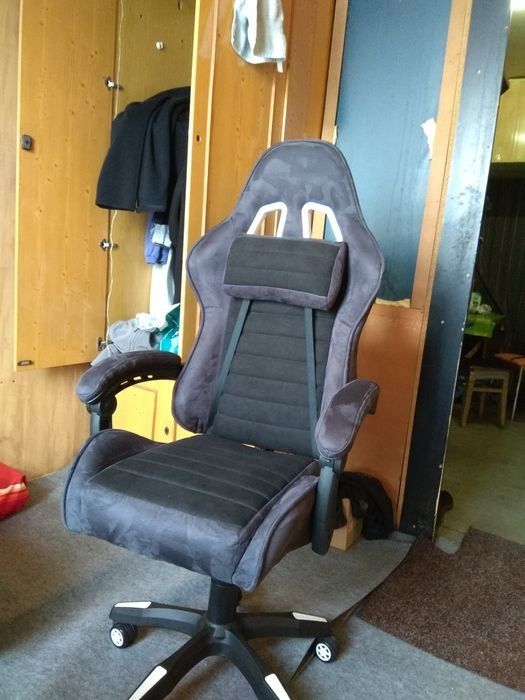 Крісла для дому і роботи