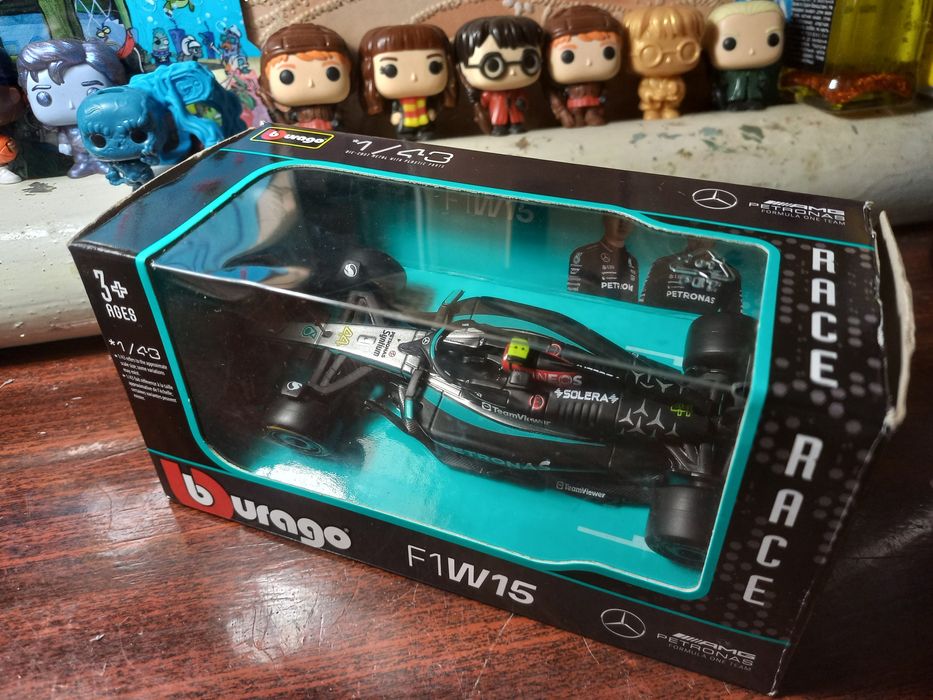 Колекційний болід ф1 (ком. Мерседес) W15